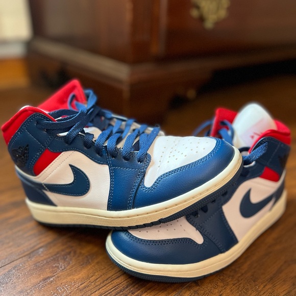 Nike White and Navy High-Top Sneakers - Picture 2 of 5